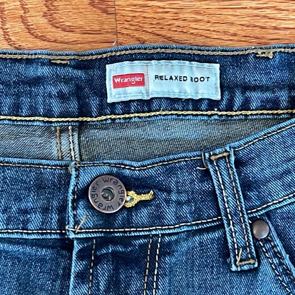 Wrangler Relaxed Boot Jeans Sz 34 x 32 NEW UNWORN PERFECT - Picture 5 of 6